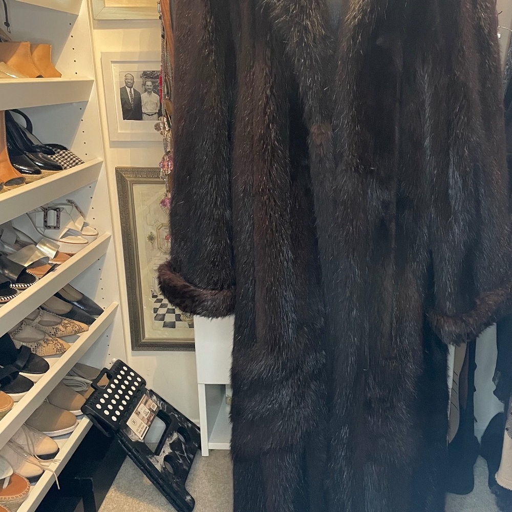 Kent Fisher Furrier Ebony Fur